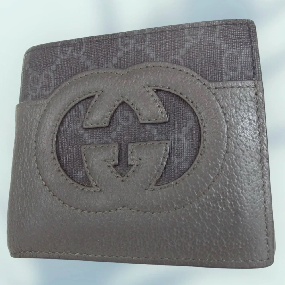GUCCI Interlocking GG Bifold Wallet 😍